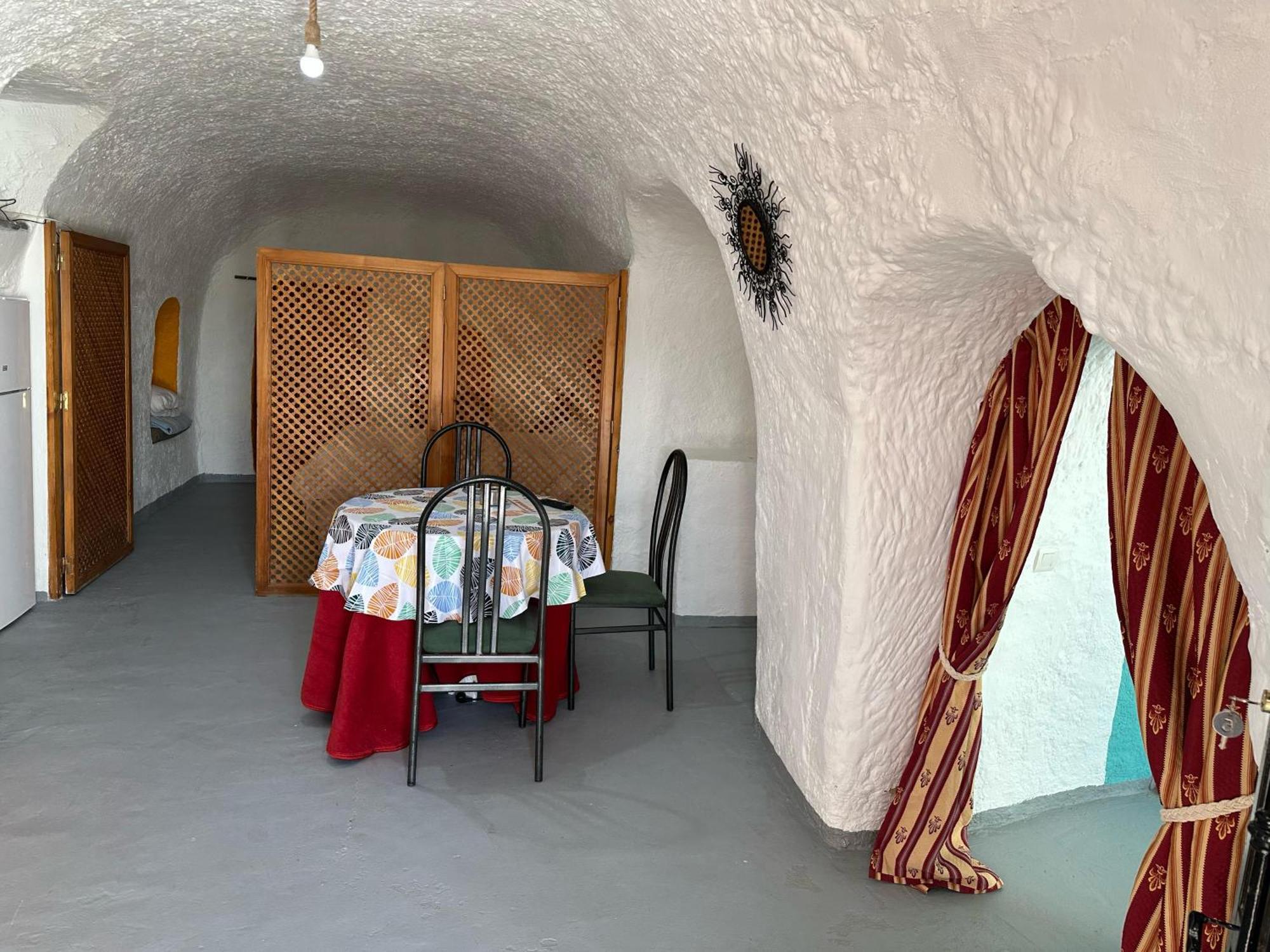Alojamientos Cuevas Tiana El Aljibete Bagian luar foto